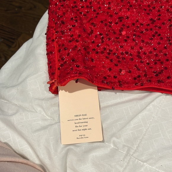 Brand new red shorts so fabulous - Picture 5 of 7